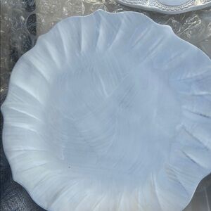 Vietri White Incanto Ruffle plates (2) new